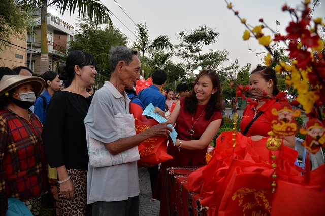 Ấm áp, vui tươi “Chợ Xuân nghĩa tình”